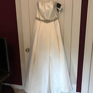 Justin Alexander Wedding Gown